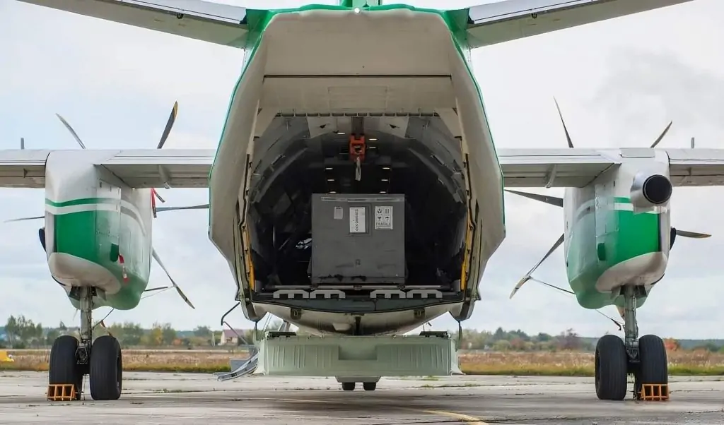 Antonov an132 cargo Hold