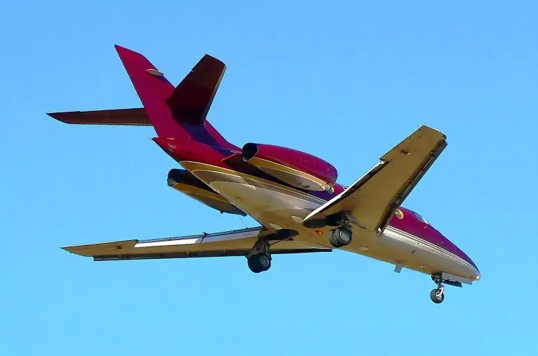 dessault falcon 100 flying