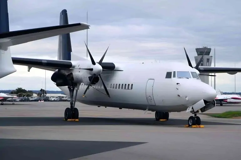 fokker 27 from the front