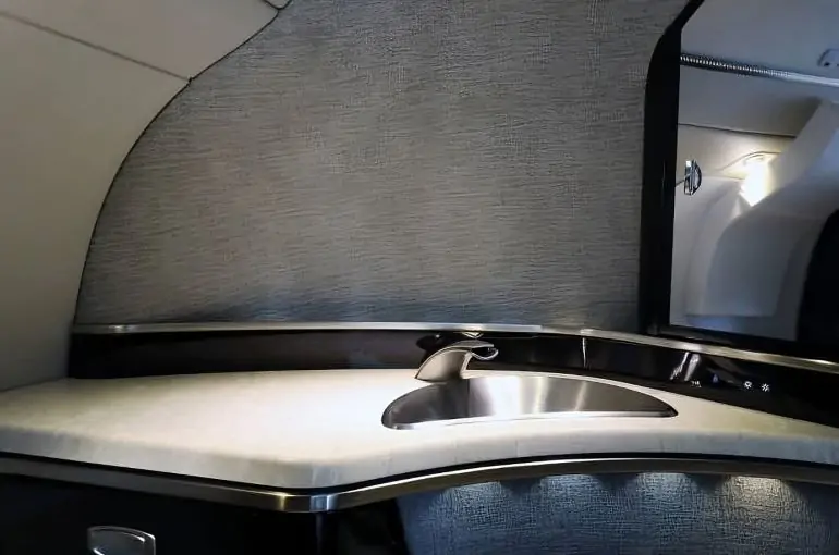 CESSNA CITATION SOVEREIGN lavatory